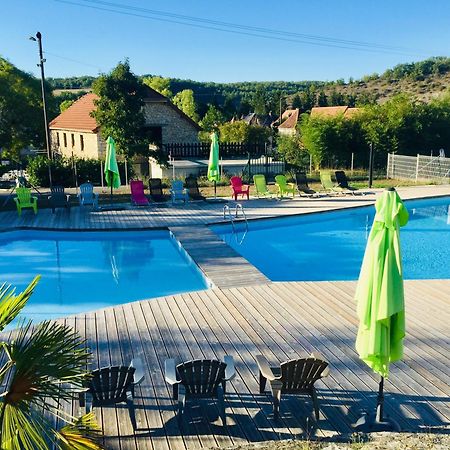 La Colline Aux Chalets, Jaccuzi, Sauna Saint-Chamarand Exterior foto