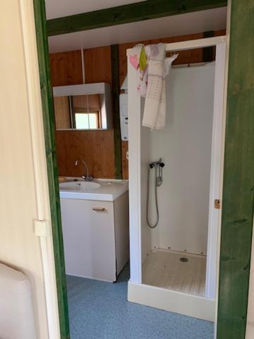 La Colline Aux Chalets, Jaccuzi, Sauna Saint-Chamarand Exterior foto